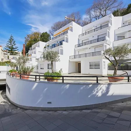 Amazing Downtown Family With Terrace And Parking * リスボン