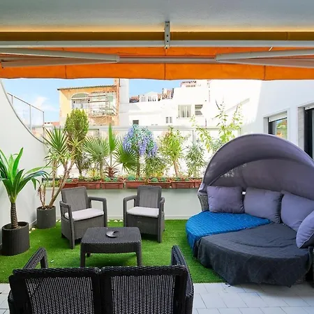 Amazing Downtown Family With Terrace And Parking リスボン