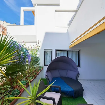 Amazing Downtown Family With Terrace And Parking *