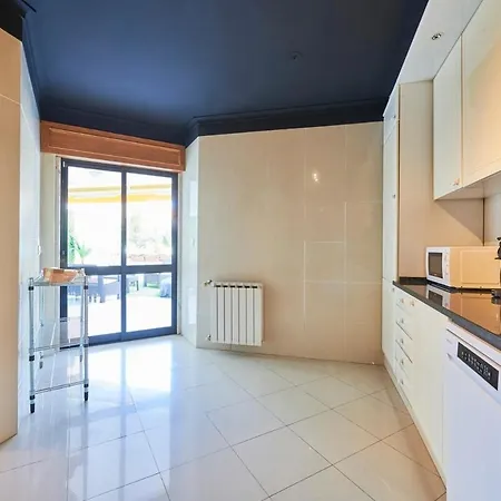 Semesterbostad Amazing Downtown Family With Terrace And Parking Lisboa