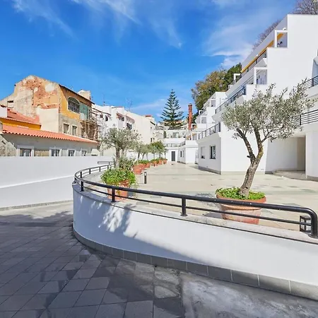 Amazing Downtown Family With Terrace And Parking * リスボン