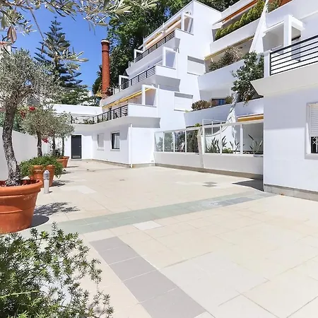 Amazing Downtown Family With Terrace And Parking * リスボン
