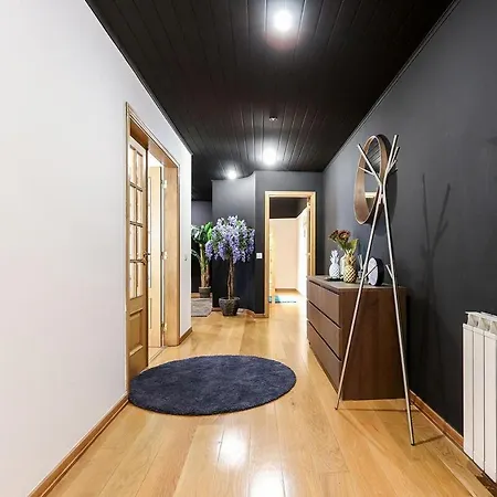 Amazing Downtown Family With Terrace And Parking *