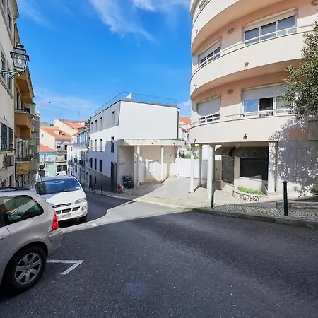 Semesterbostad Amazing Downtown Family With Terrace And Parking *