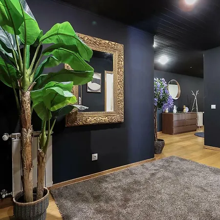 Amazing Downtown Family With Terrace And Parking *