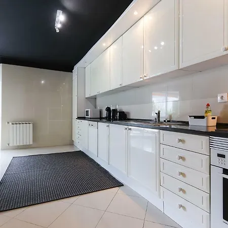 Amazing Downtown Family With Terrace And Parking *