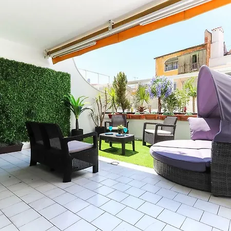 Amazing Downtown Family With Terrace And Parking *